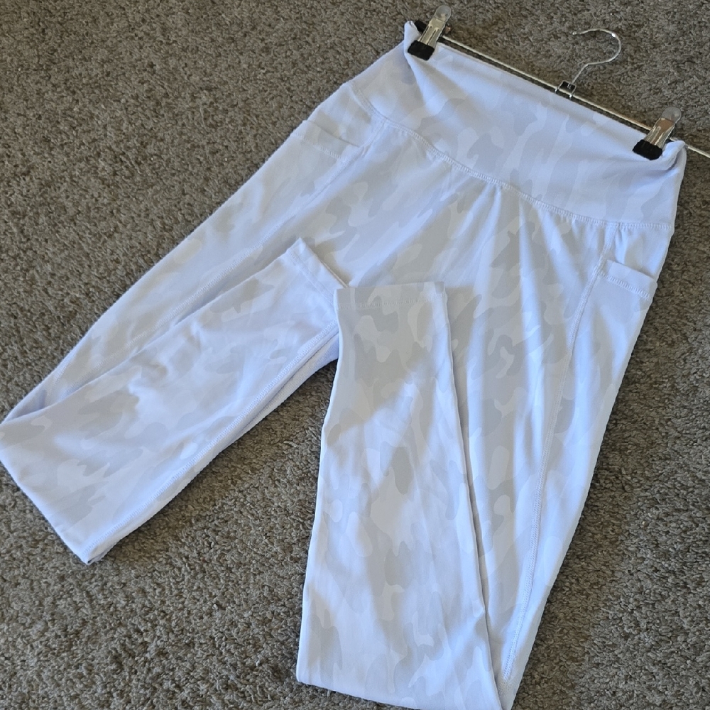 BuffBunny White Camouflage Leggings